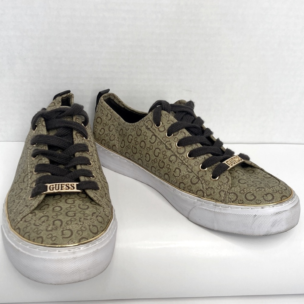 signature Gs sneakers Brown and tan G by GUESS size 9